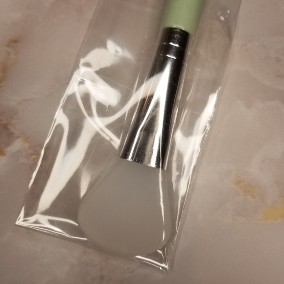 MAC cosmetics/Sombre silicone brushes - Picture 2 of 5